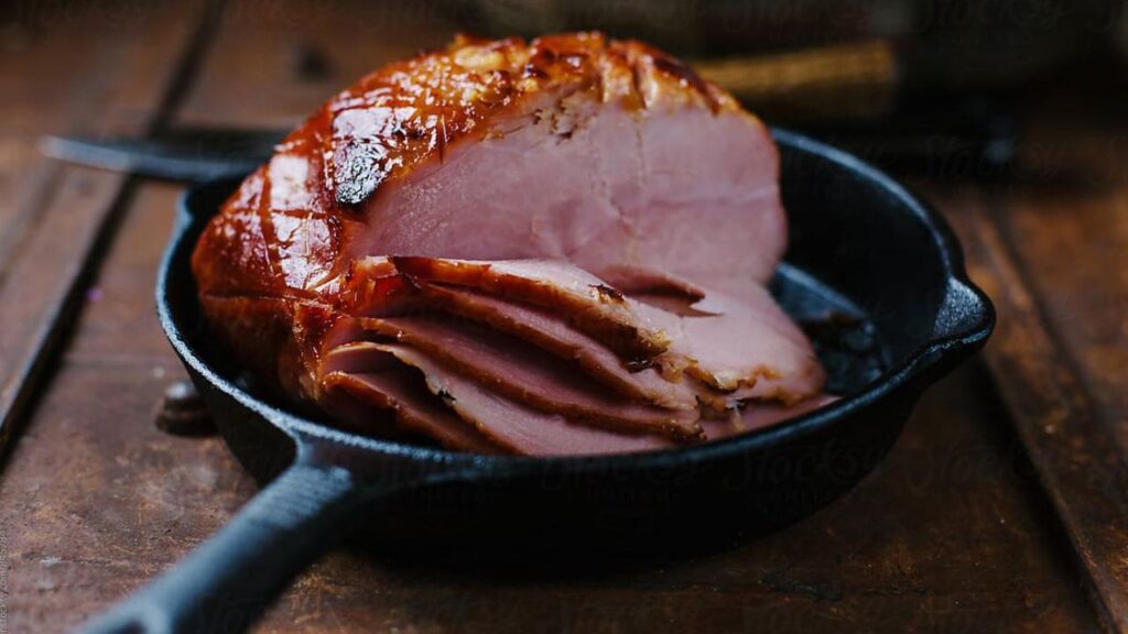 How to Make Honey Baked Ham from Scratch